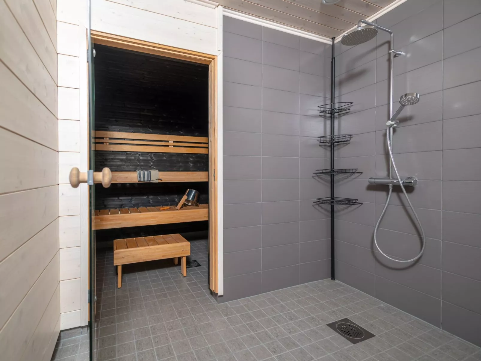 Sjöboda hill - Drinnen