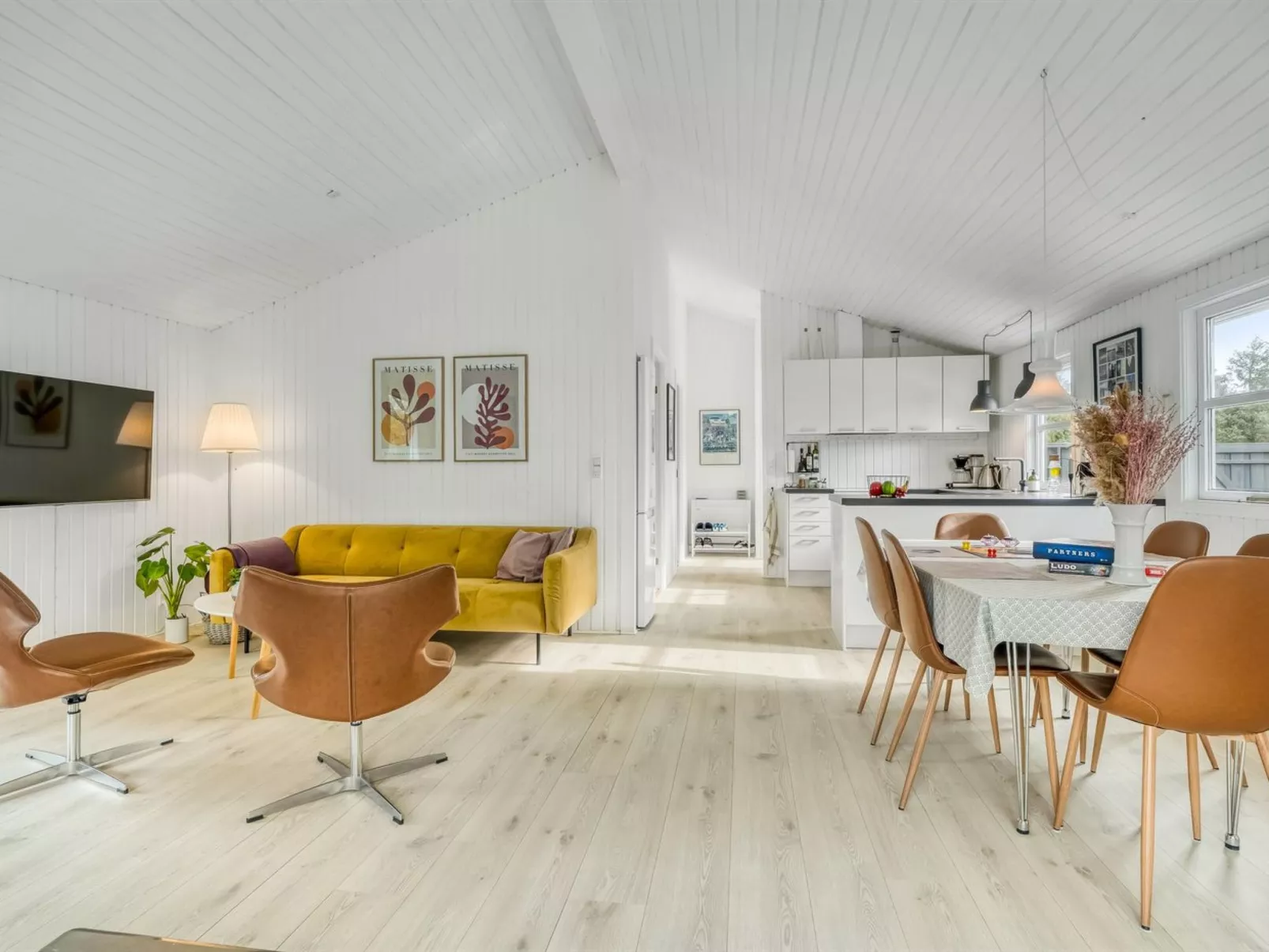 "Annamie" - 1.8km from the sea - Inside