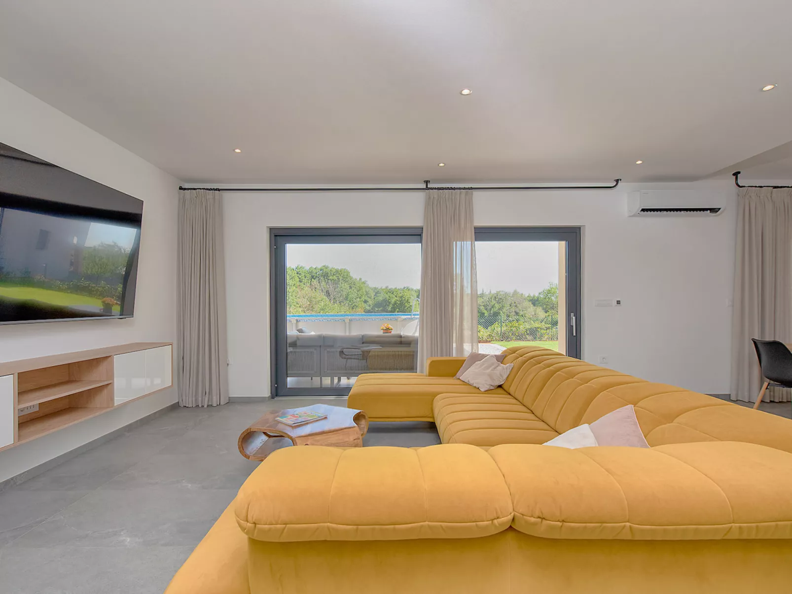 House 2406 - Image-tags.info