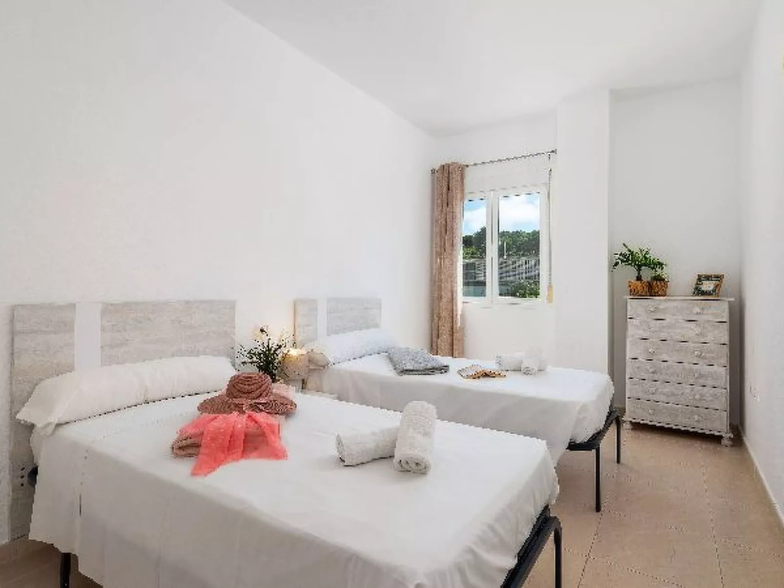 Apartment Happy -  PlusHolidays - Image-tags.info