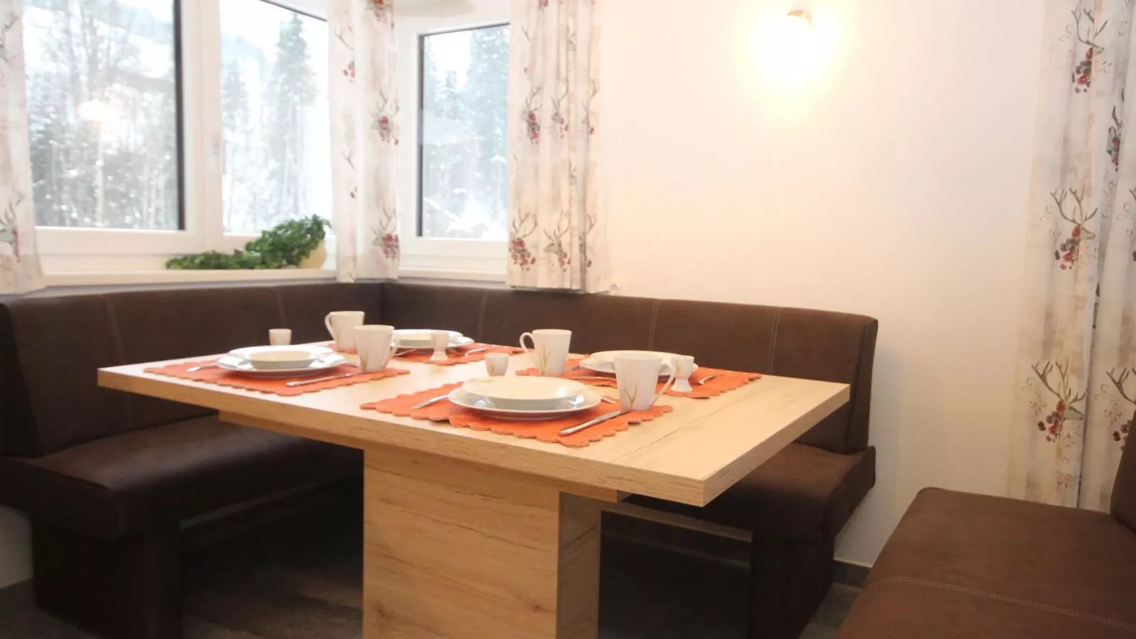 Blick auf den Rettenstein Top 2-Dining room