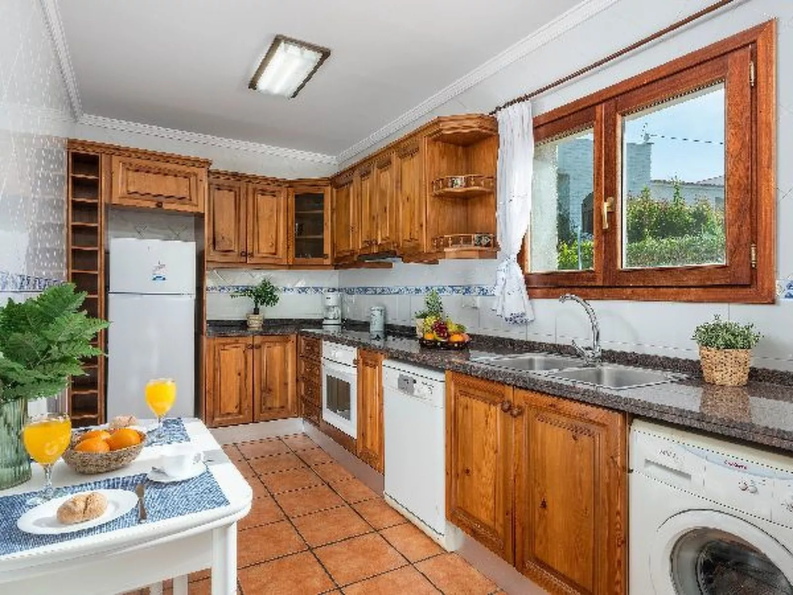 Villa Diego - PlusHolidays - Image-tags.info