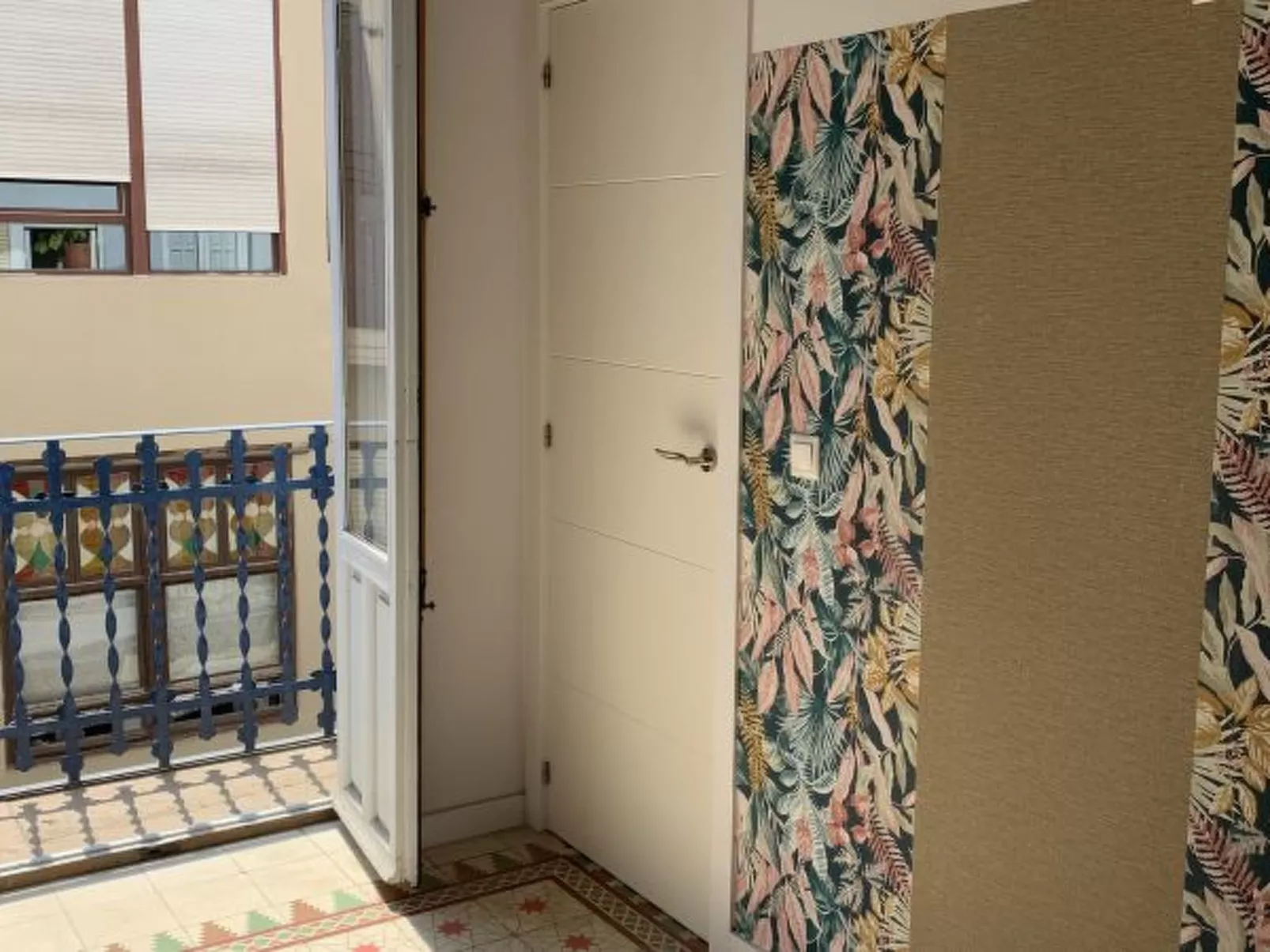 APART. GRANDE Y LUMINOSO EN EL CENTRO DE ALICANTE - Dedans