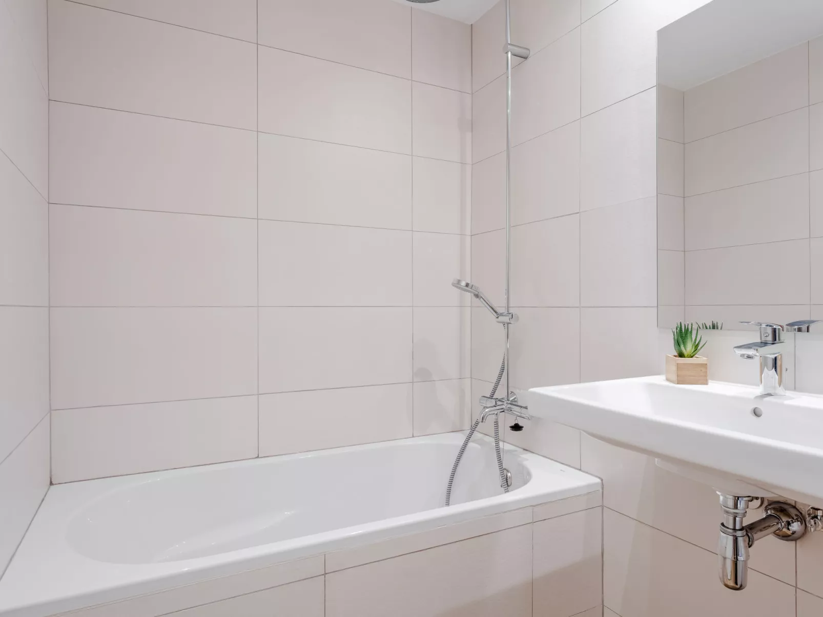 Marina Real III - Inside