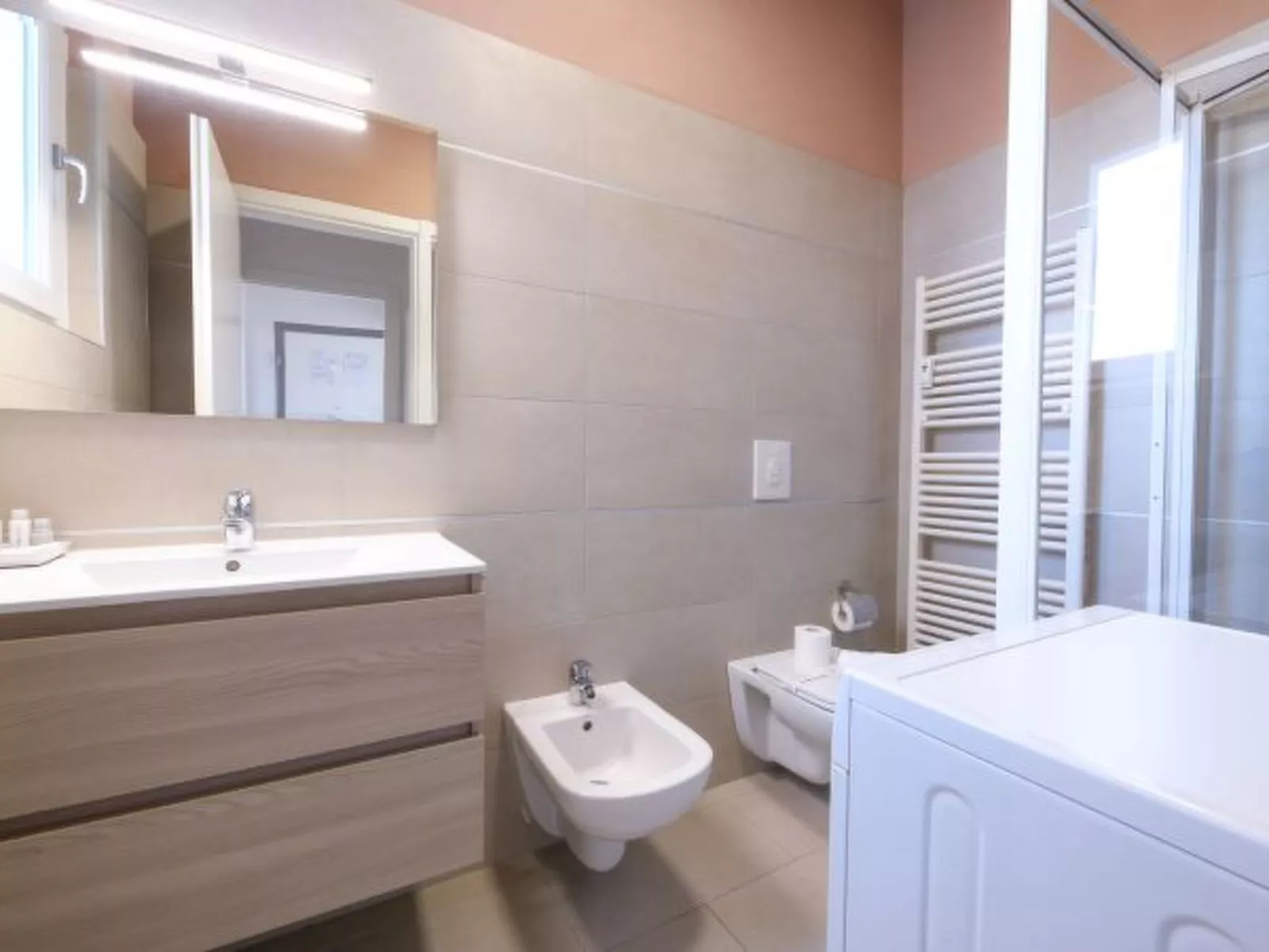 Desenzanoloft Smiling - Image-tags.info