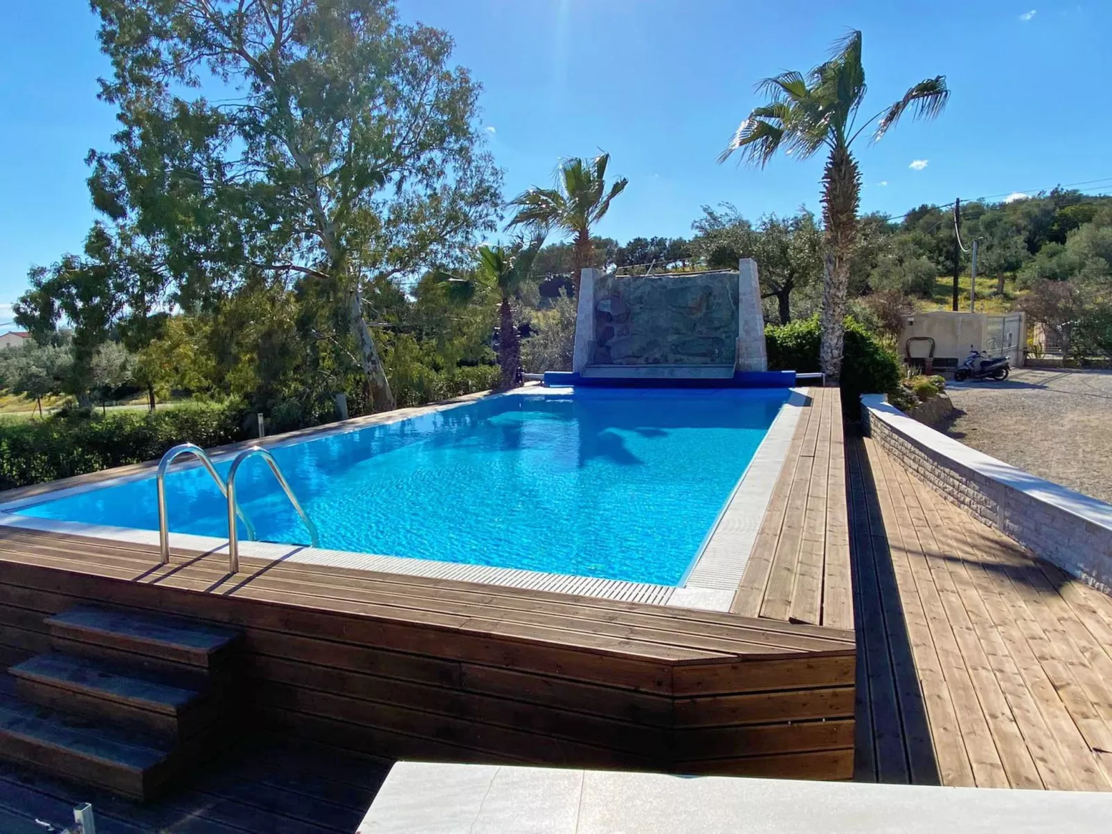 In Ermioni mit Grill, gemeinschaftlichem Pool und Terrasse - Draußen