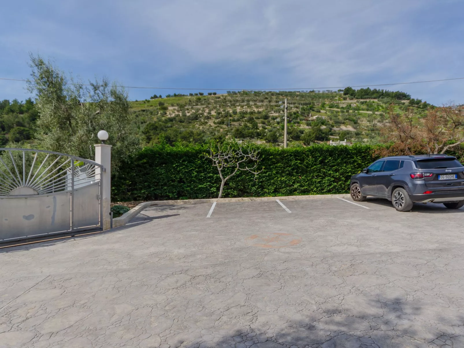 Tordilupo Gialla - Outside