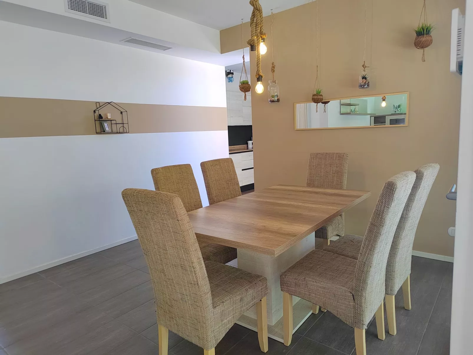 In einem spektakulären Olivenhain in einer ruhig - Image-tags.info