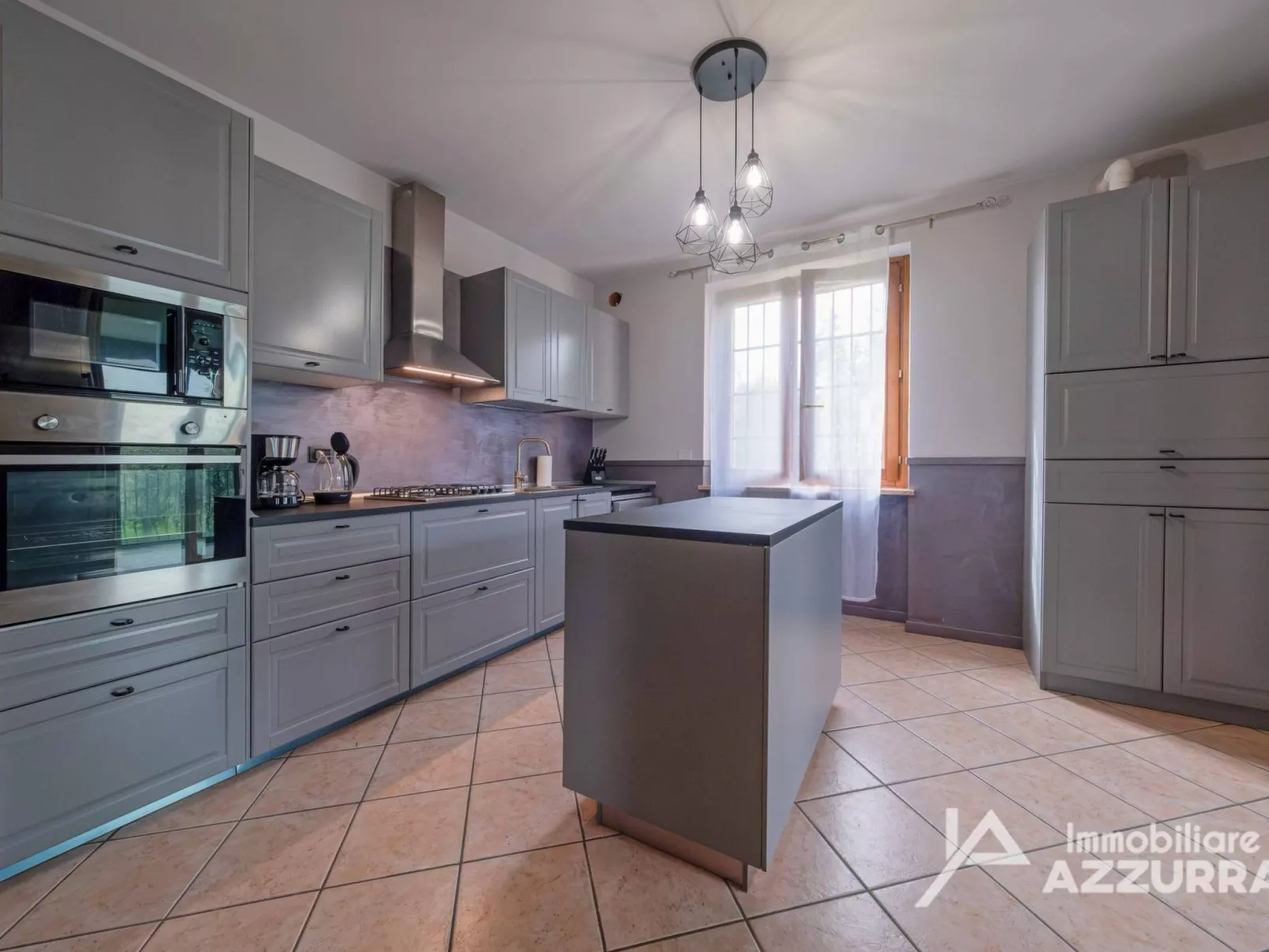 Villa i Roccoli, zwischen Olivenbäumen mit priva - Image-tags.info