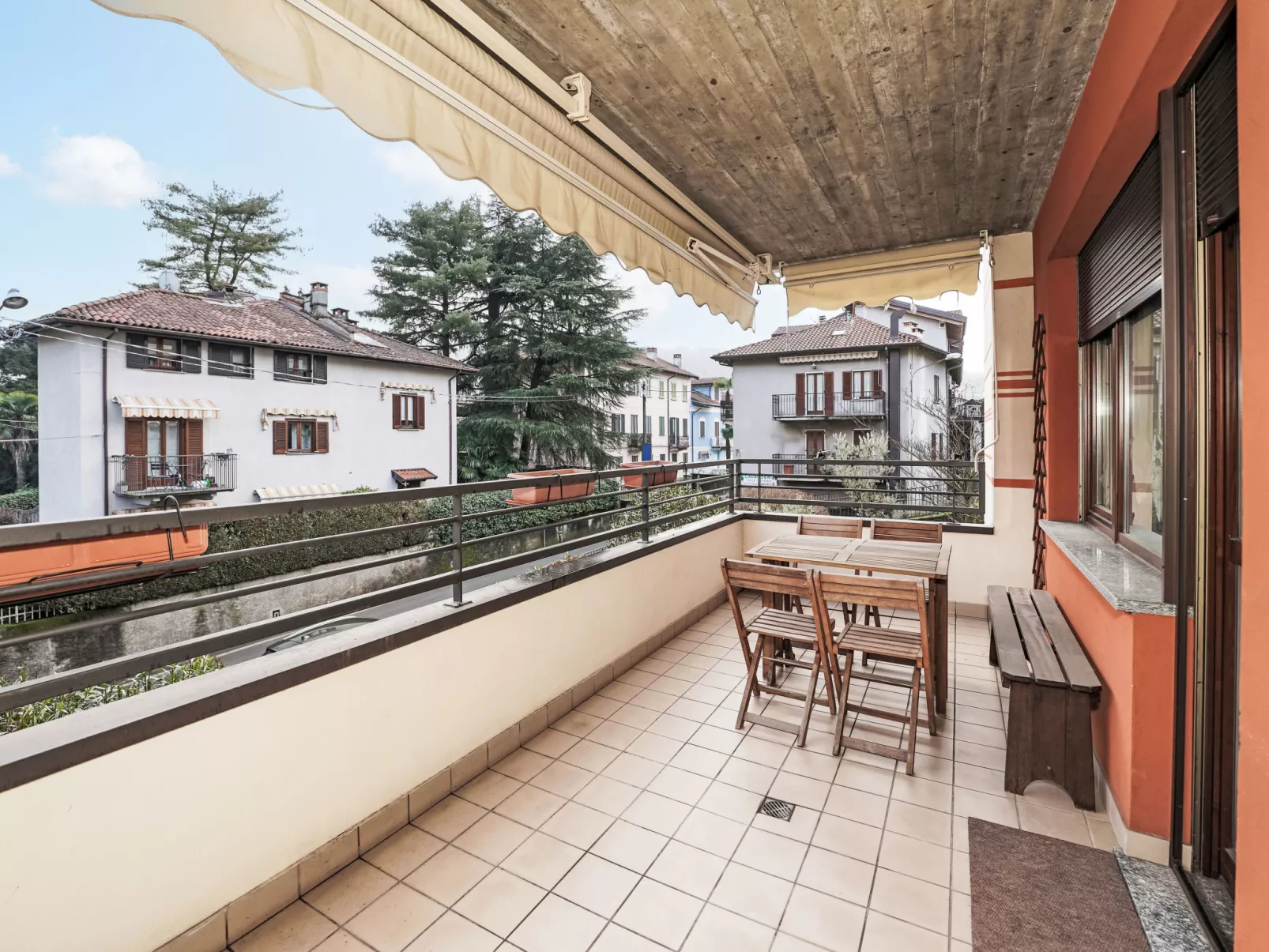 Grandmother's house - Draußen