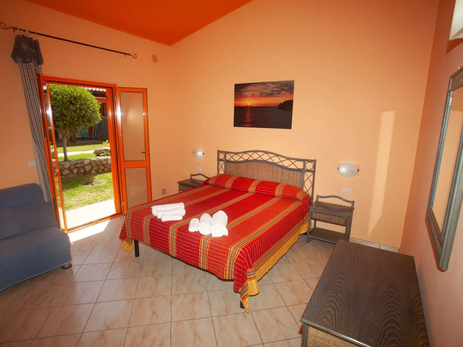 Luxus-Drei-Zimmer-Wohnungen mit großem Garten - Dedans