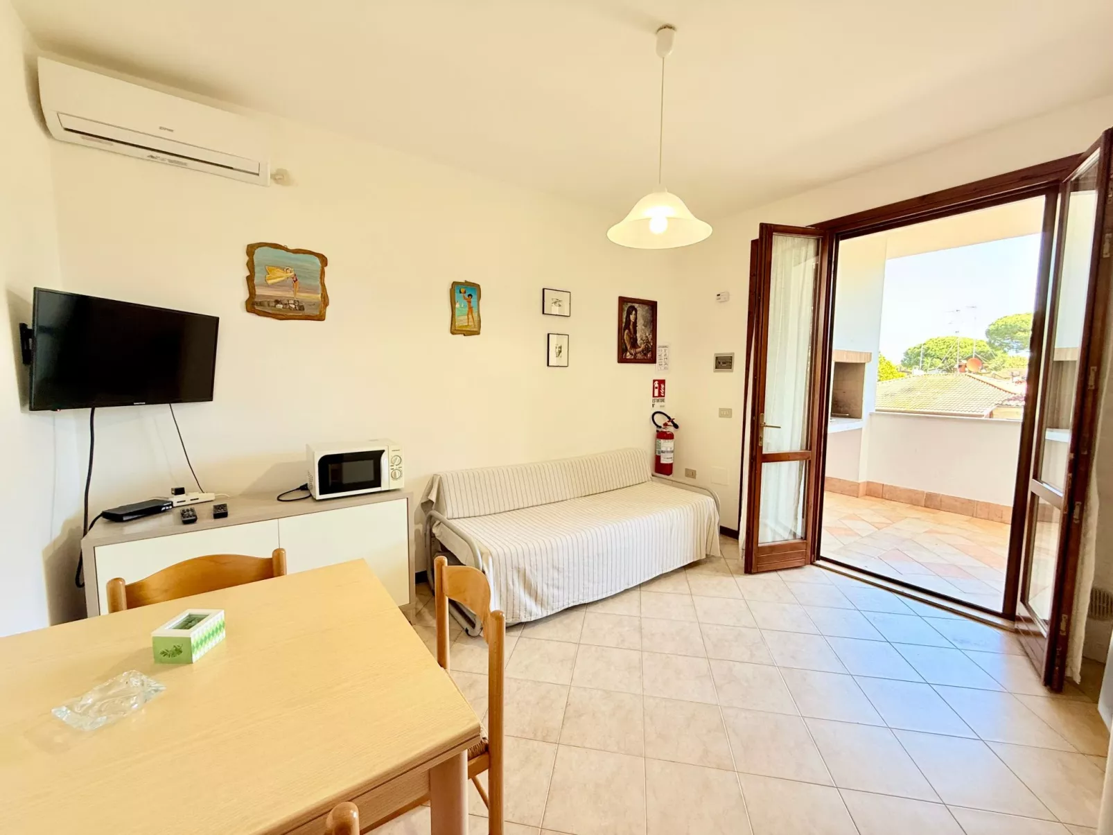 Chalet, Terrasse mit Kamin, privater Garten - Dedans