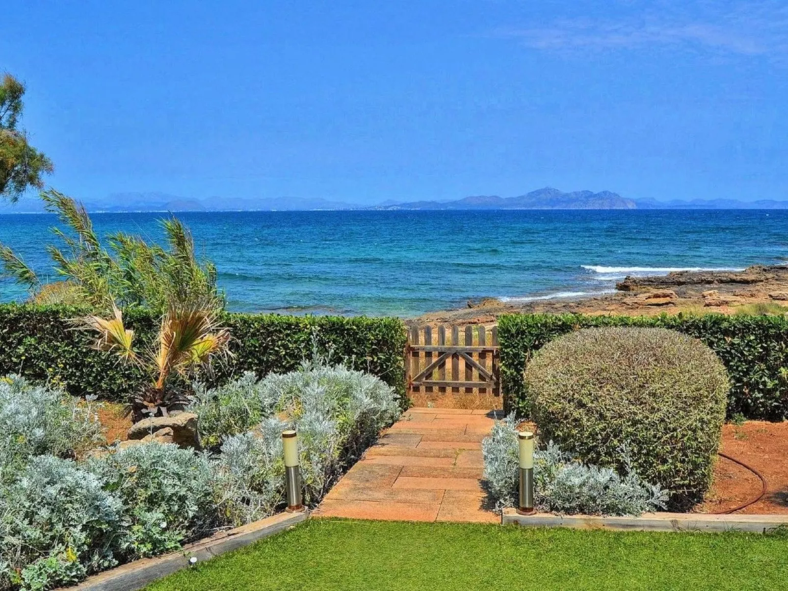 Gemütliches Ferienhaus in Urbanització S'estanyol mit Privatem Pool - Draußen