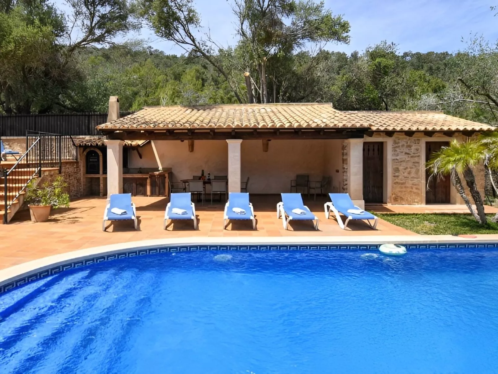 Villa mit eigenem Schwimmbad - Dehors