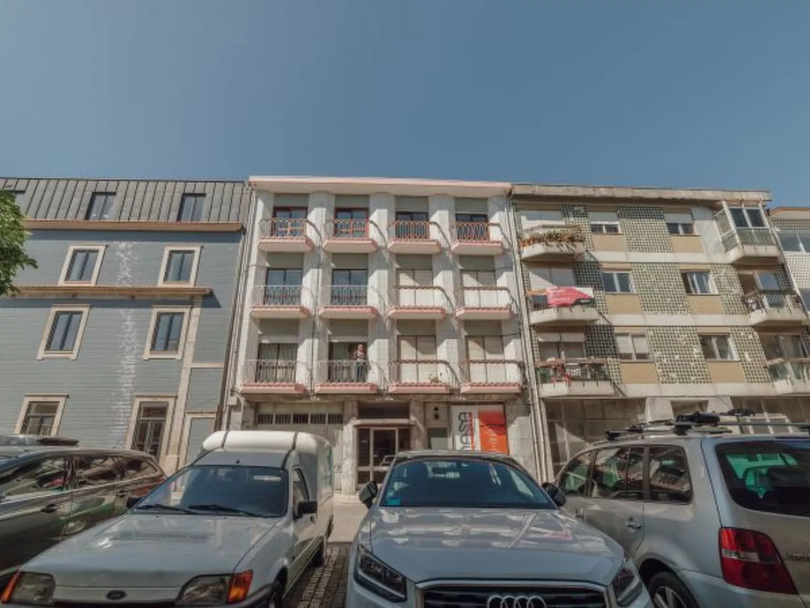 DOWNTOWN DESIGN WITH BALCONY by VACATIONY - Outside