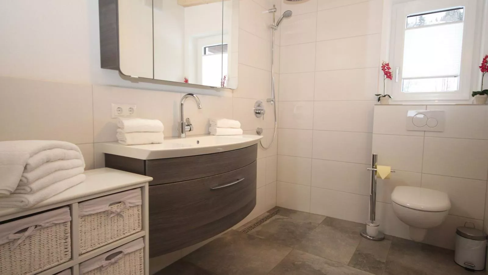 Blick auf den Rettenstein Top 1 und 2-Bathroom