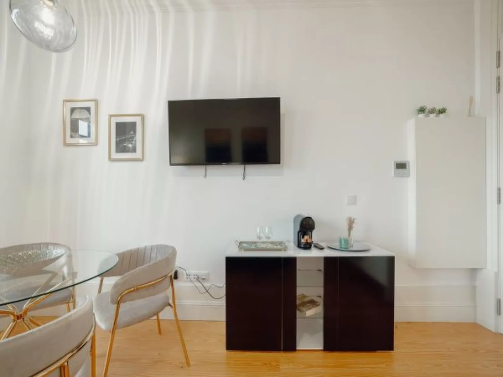 DOWNTOWN PREMIUM APARTMENT by VACATIONY - Drinnen