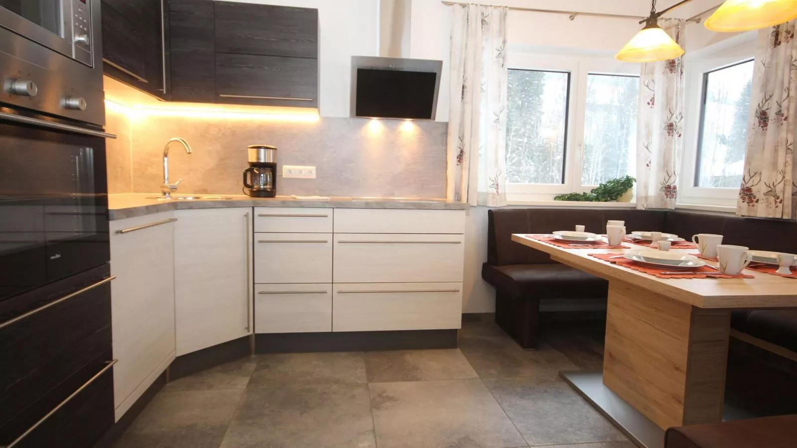 Blick auf den Rettenstein Top 1 und 2-Kitchen