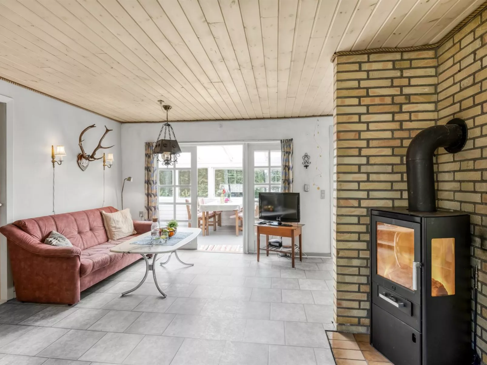 "Jonnhild" - 700m from the sea - Inside