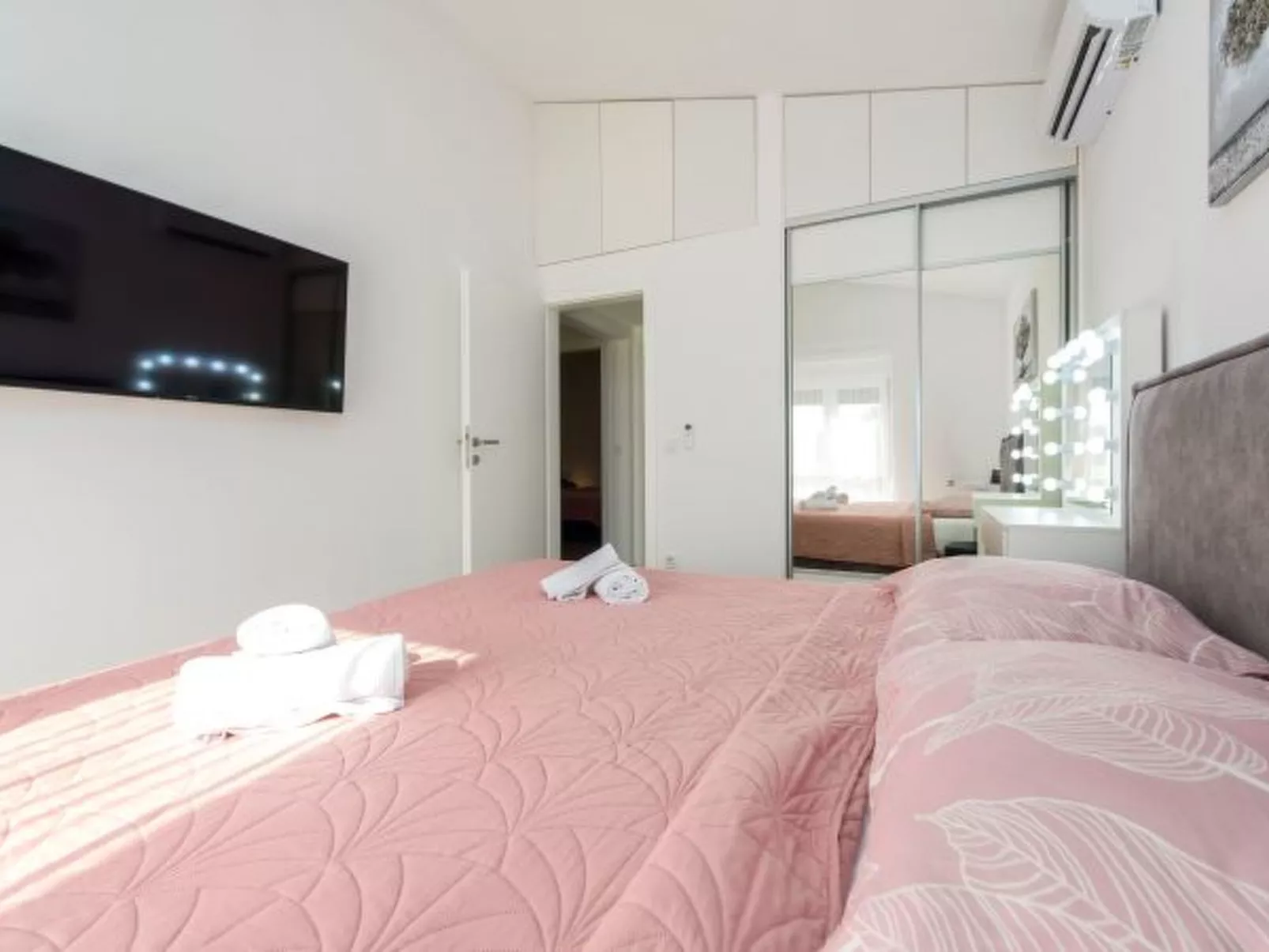 Villa Miranda with pool - Image-tags.info