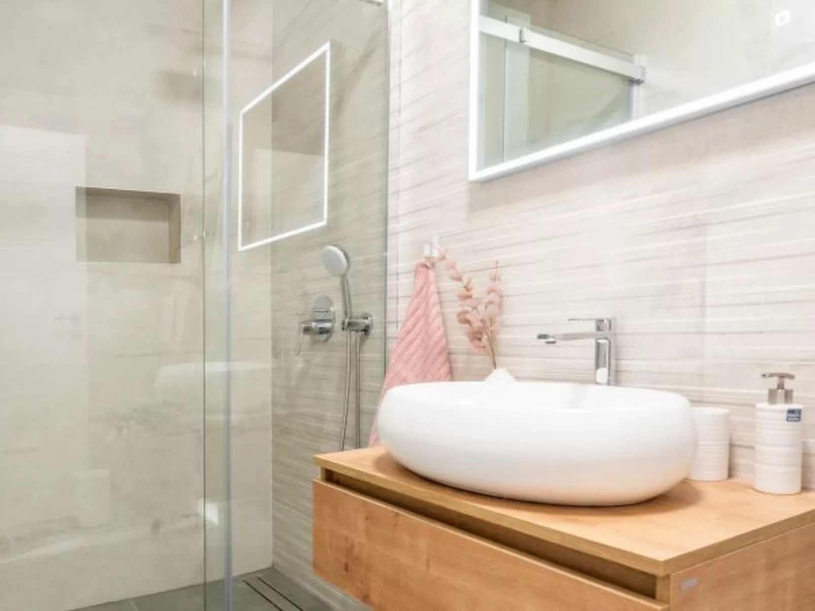 Villa Niko with heated pool - Image-tags.info