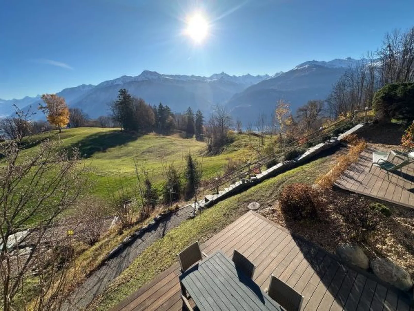 Mirador Alpine Horizon -Crans Montana- Swiss Alps - Draußen