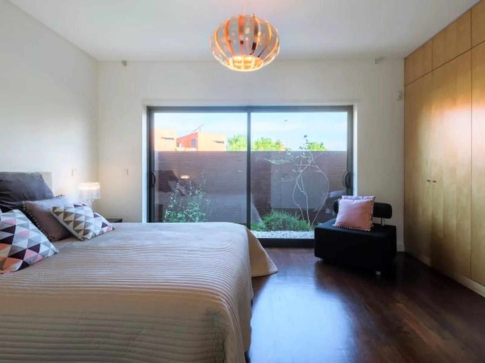 L'Orangerie - Inside