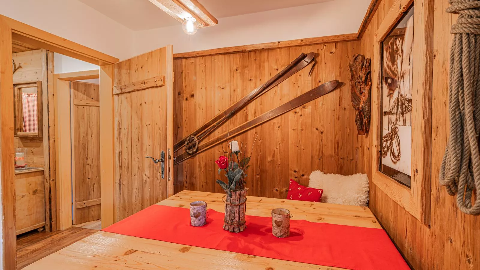 Hilde 2-Dining room