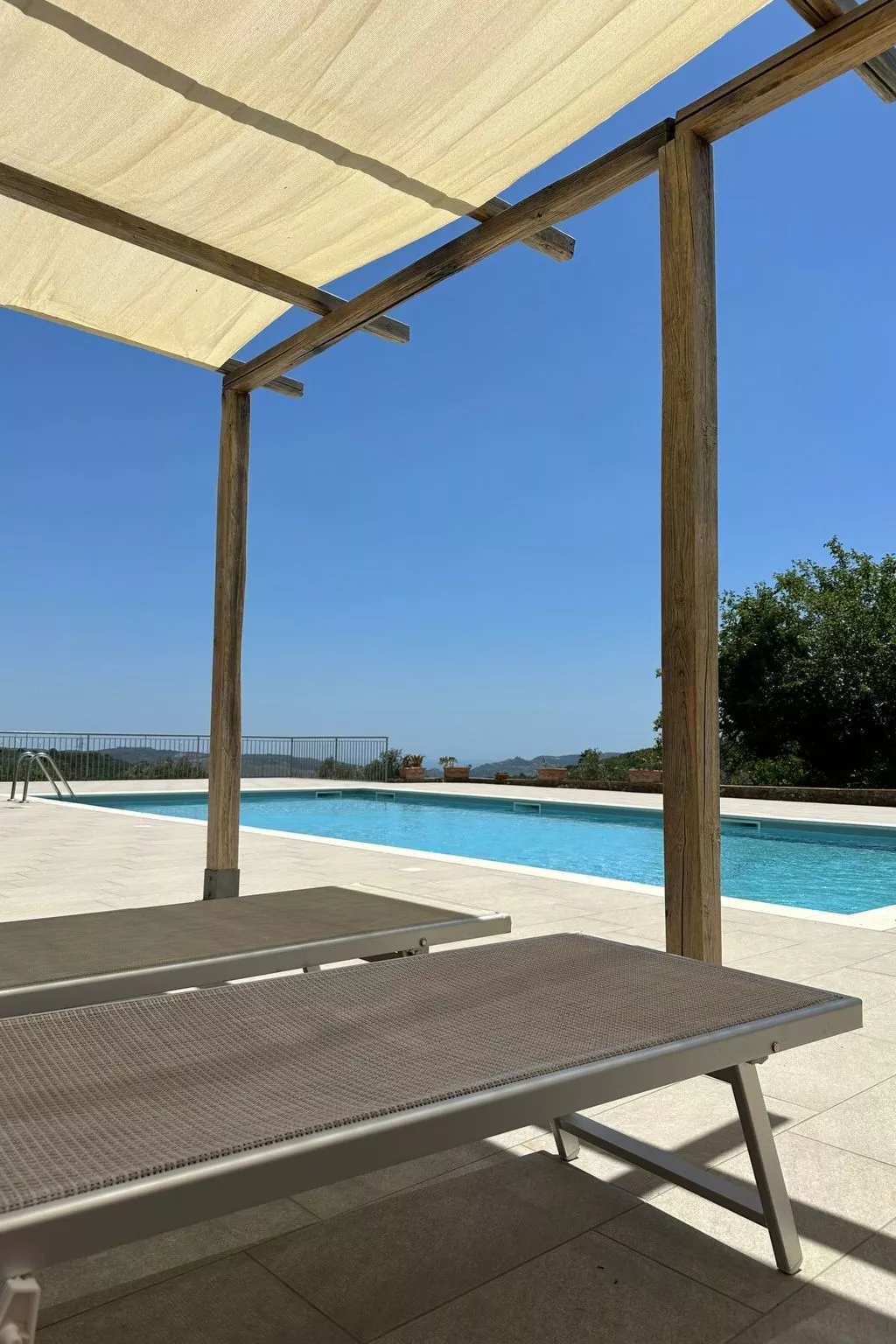 Landgut mit Blick auf das Wasser - Image-tags.info