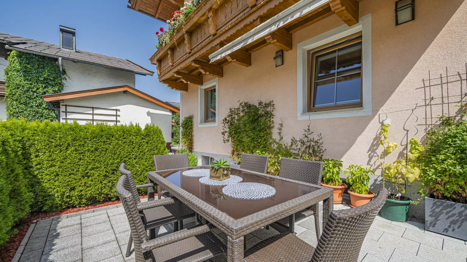 Kapeller-Terrace balcony