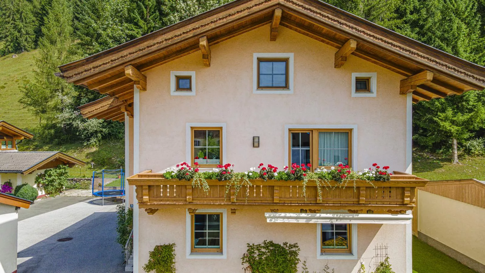 Kapeller-Exterior summer
