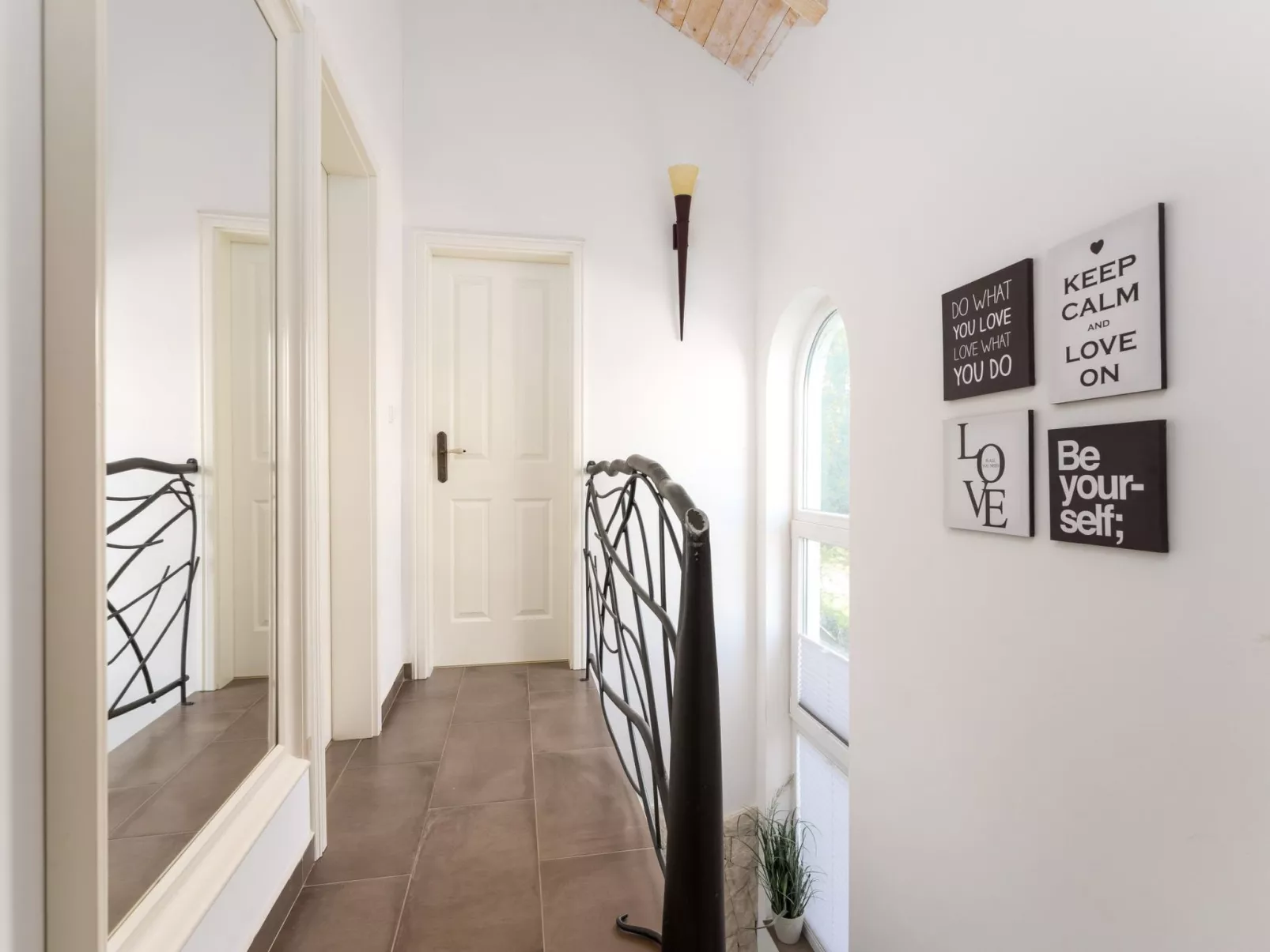 Eine luxuriöse Villa "Maslina" mit Pool und Grill - Dedans