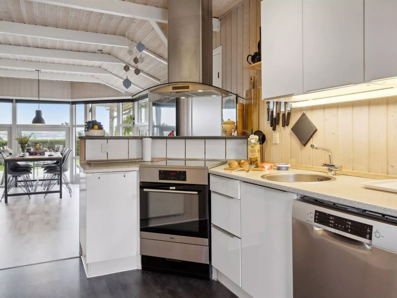 "Hjalmsvider" - 300m from the sea - Inside