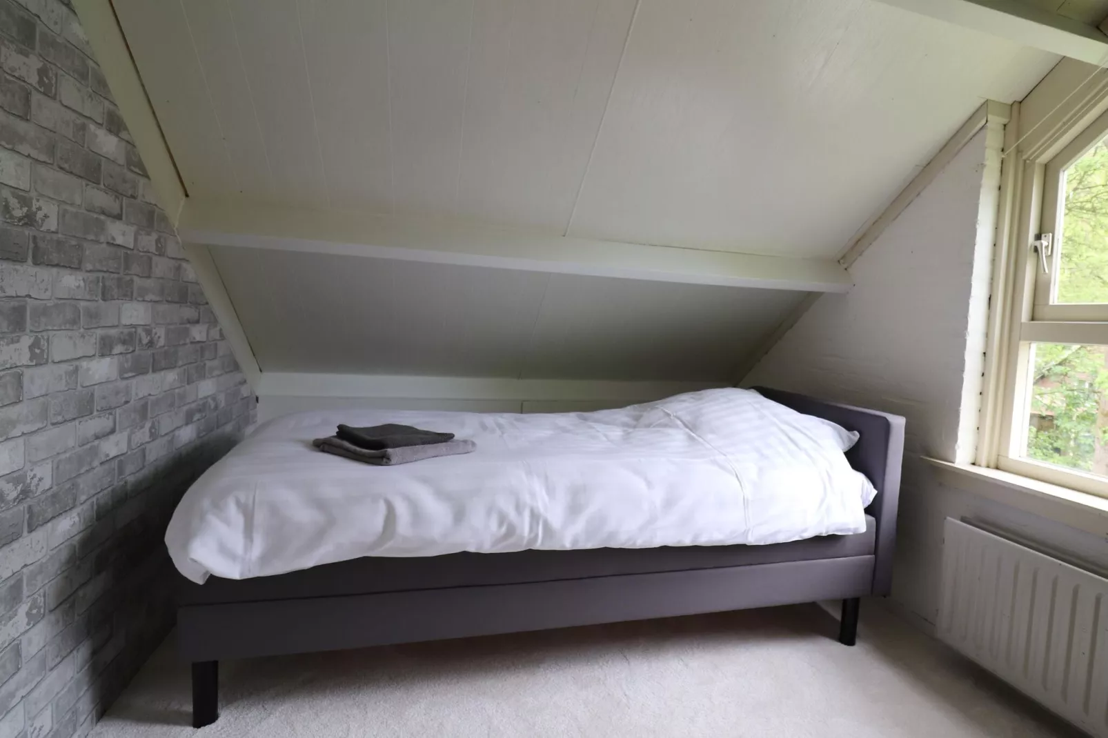 Boshuisje De Koolmees-Bedroom