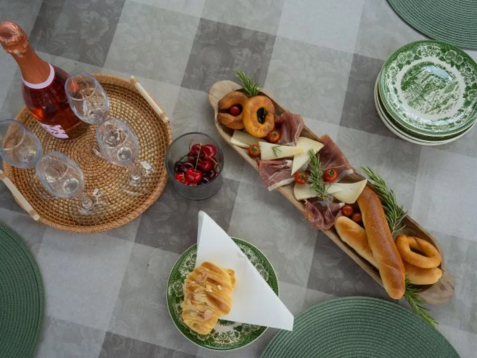 Villa Royal with heated pool - Image-tags.info