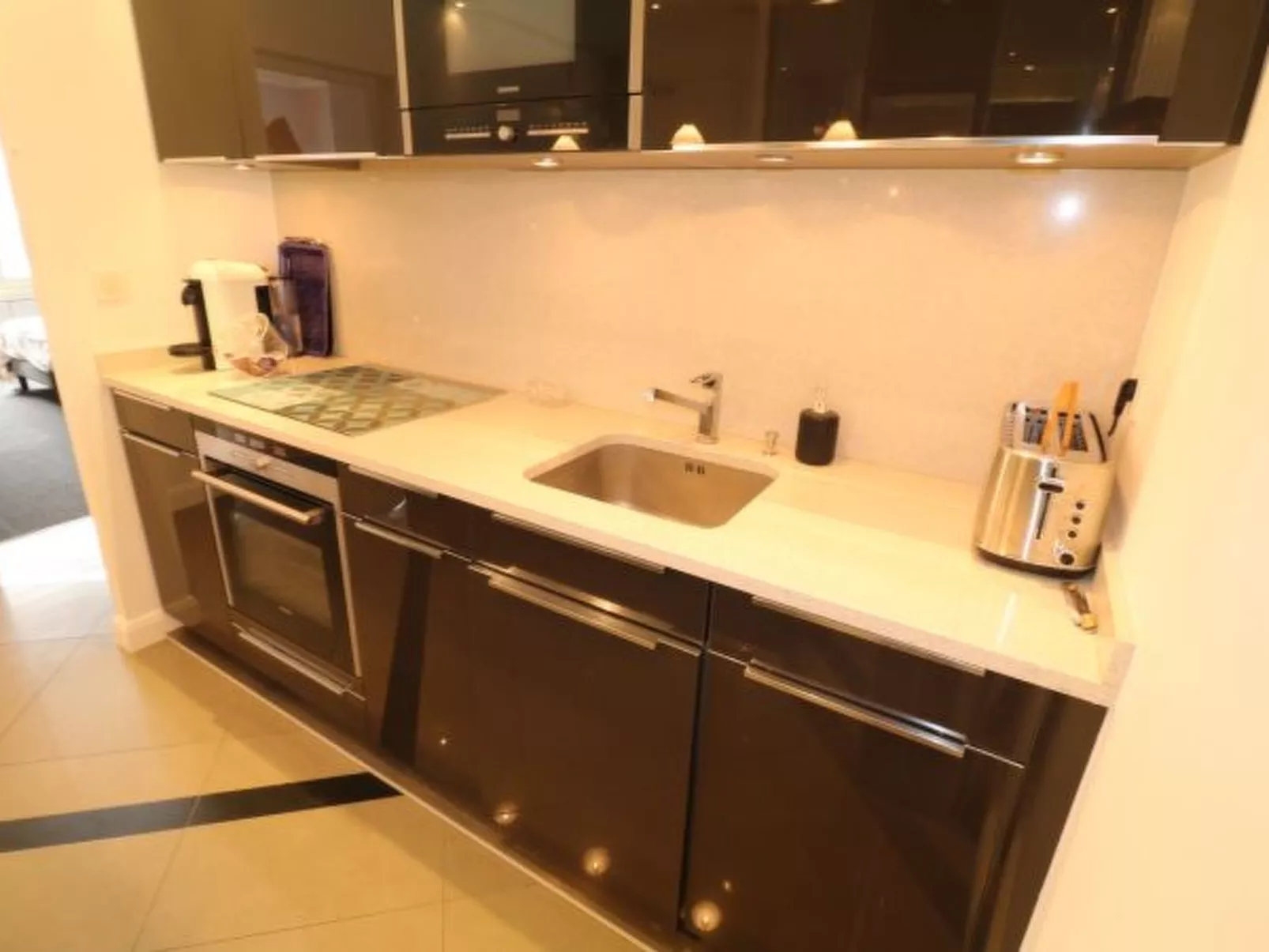 3 bedroom facing the beach 401 - Image-tags.info