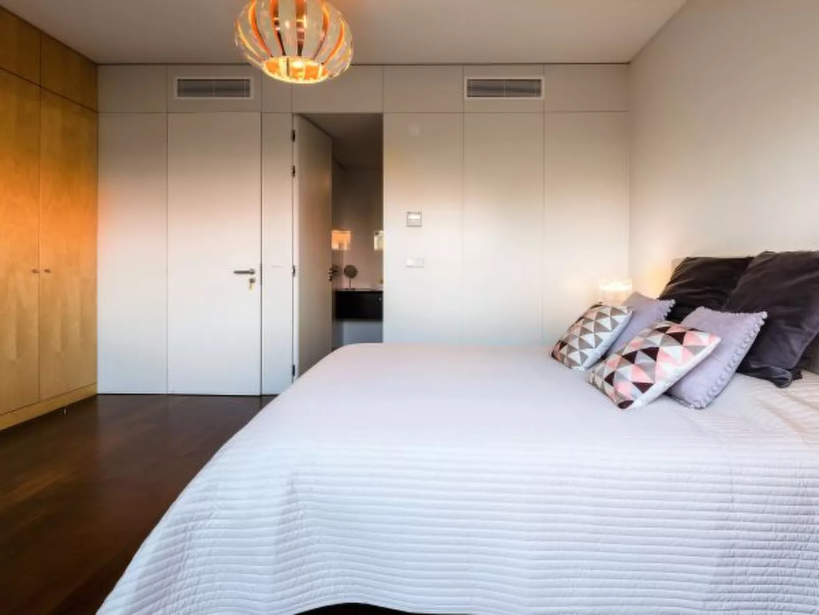 L'Orangerie - Inside