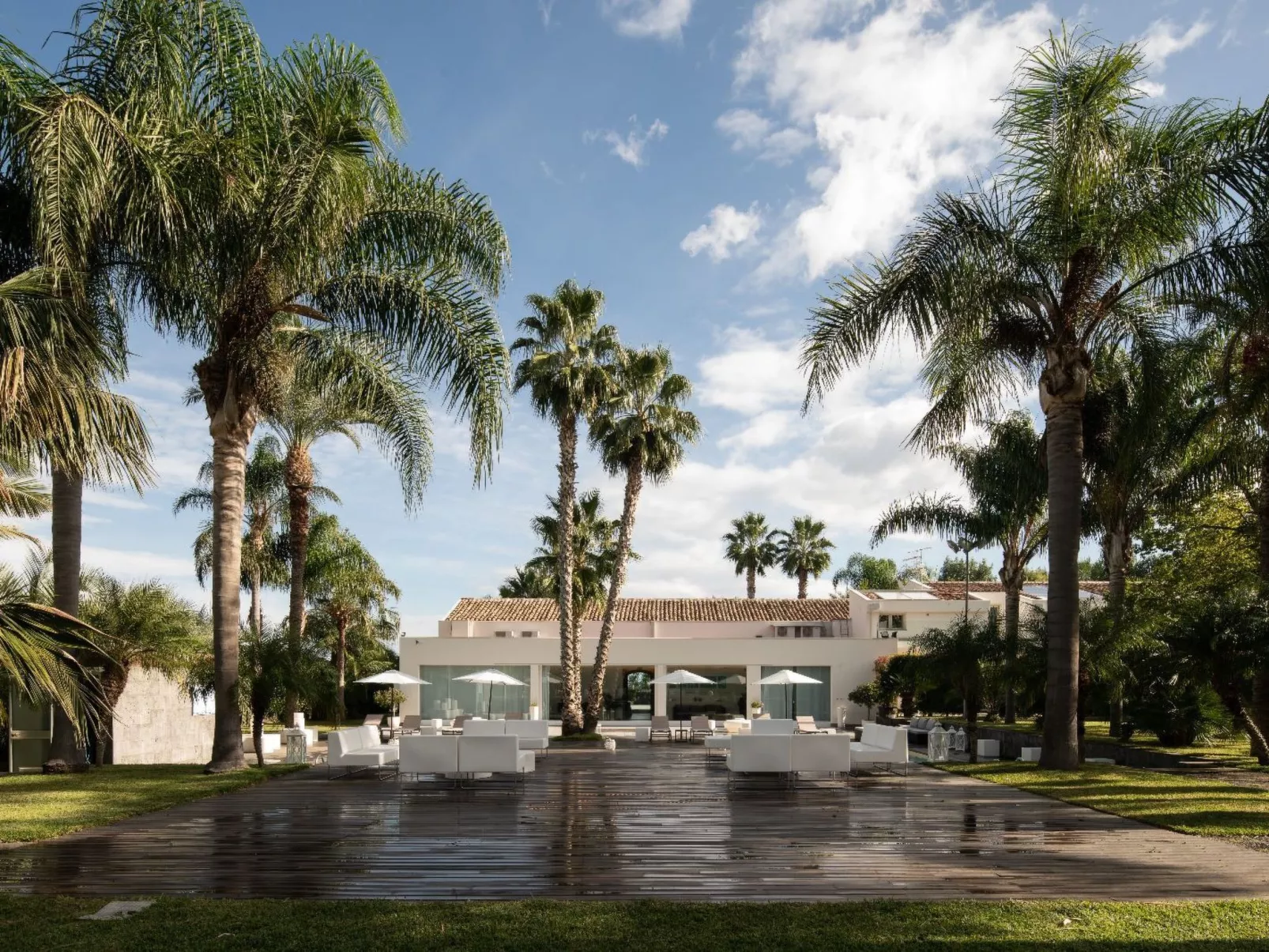 Villa Carlino White - Outside