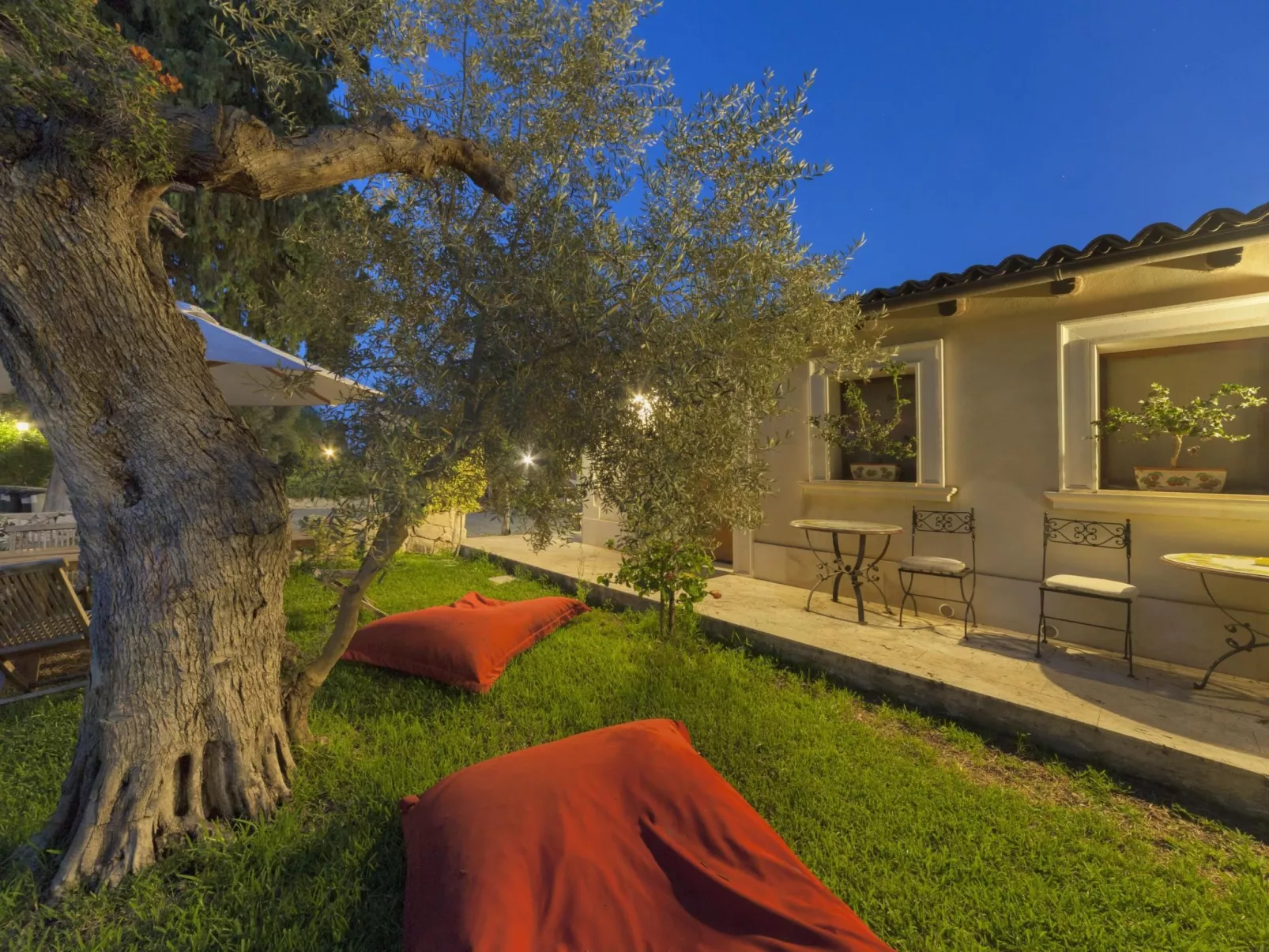 Villa dei Papiri - Exklusives Zimmer mit möbliertem Garten - Image-tags.info