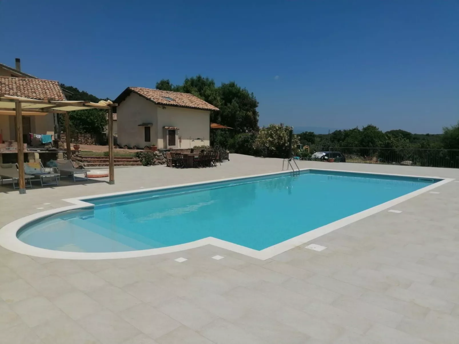 Landgut mit Blick auf das Wasser - Image-tags.info