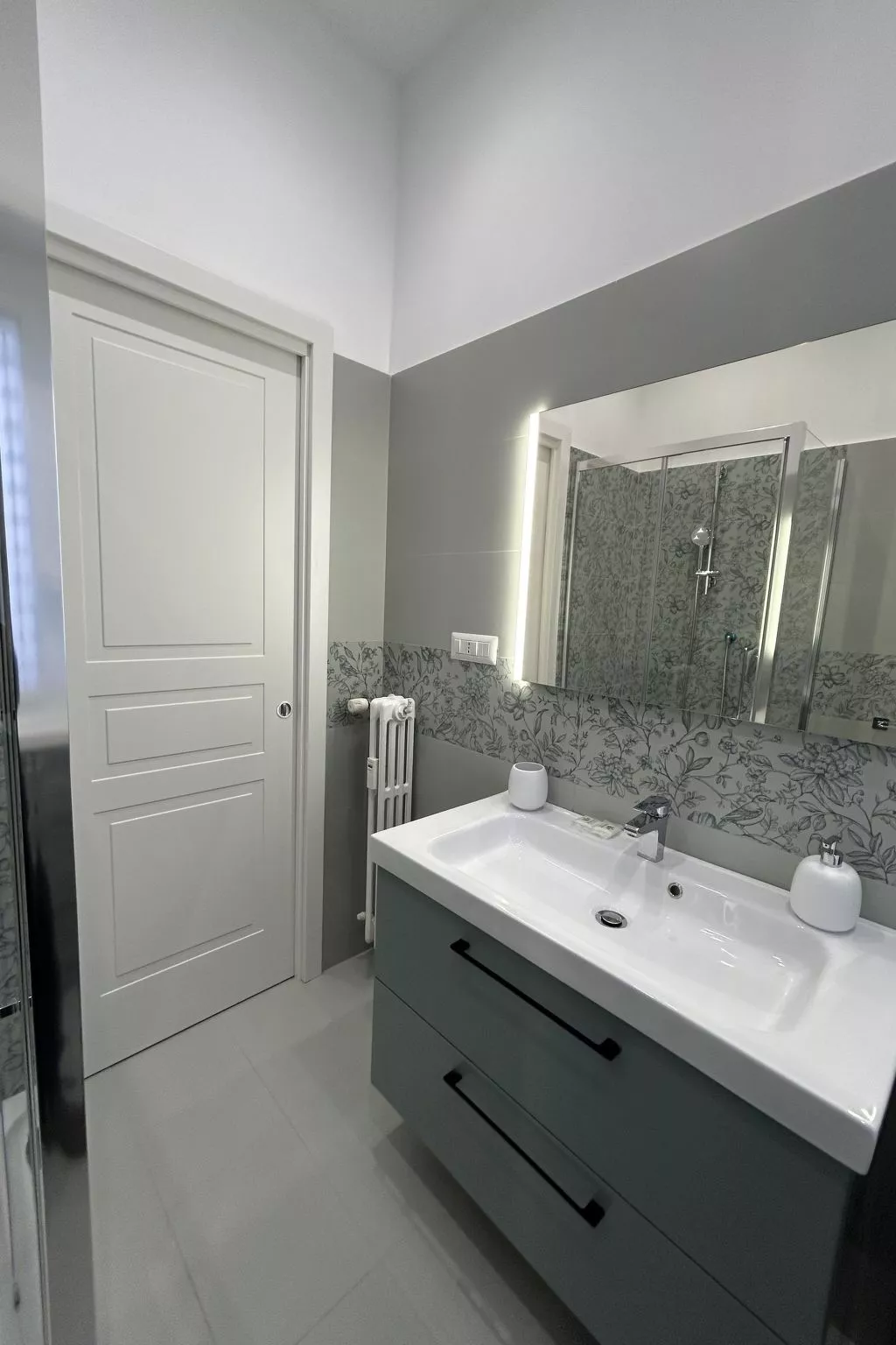 'Vatican Vibes - Inside