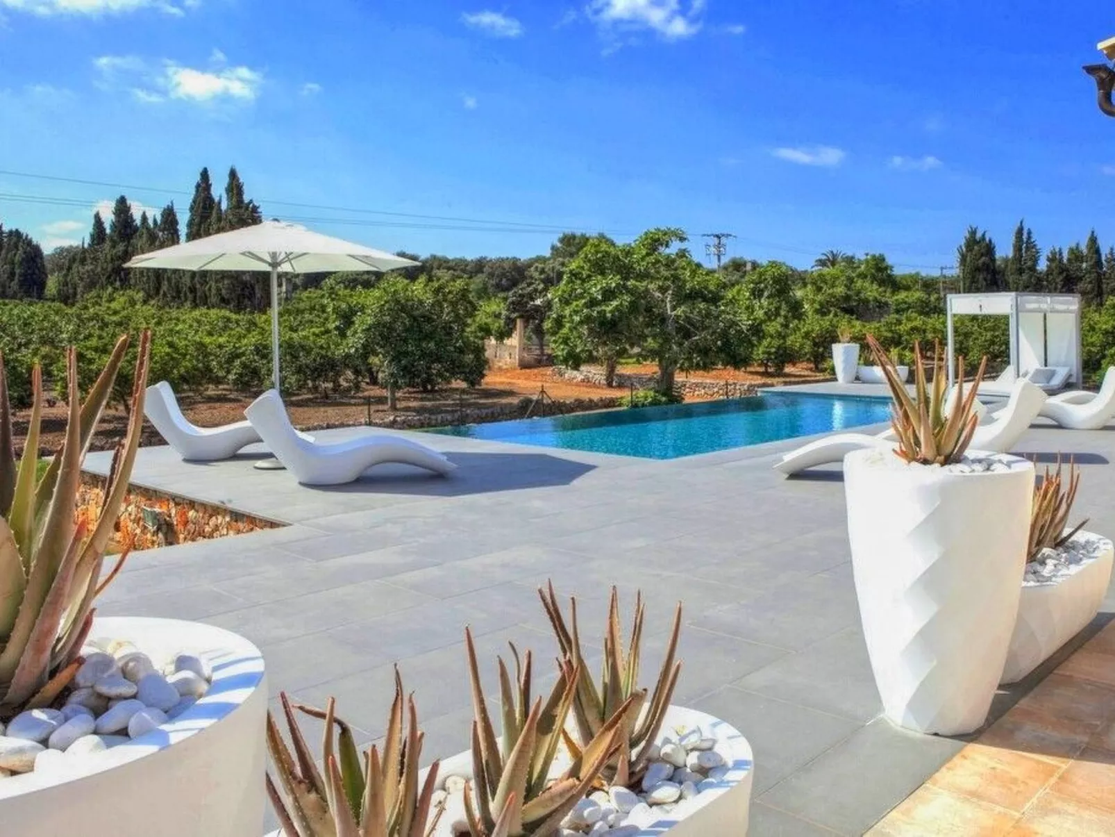 Schönes Landhaus vor kurzem am Rande des Dorfes von Muro gebaut. - Image-tags.info