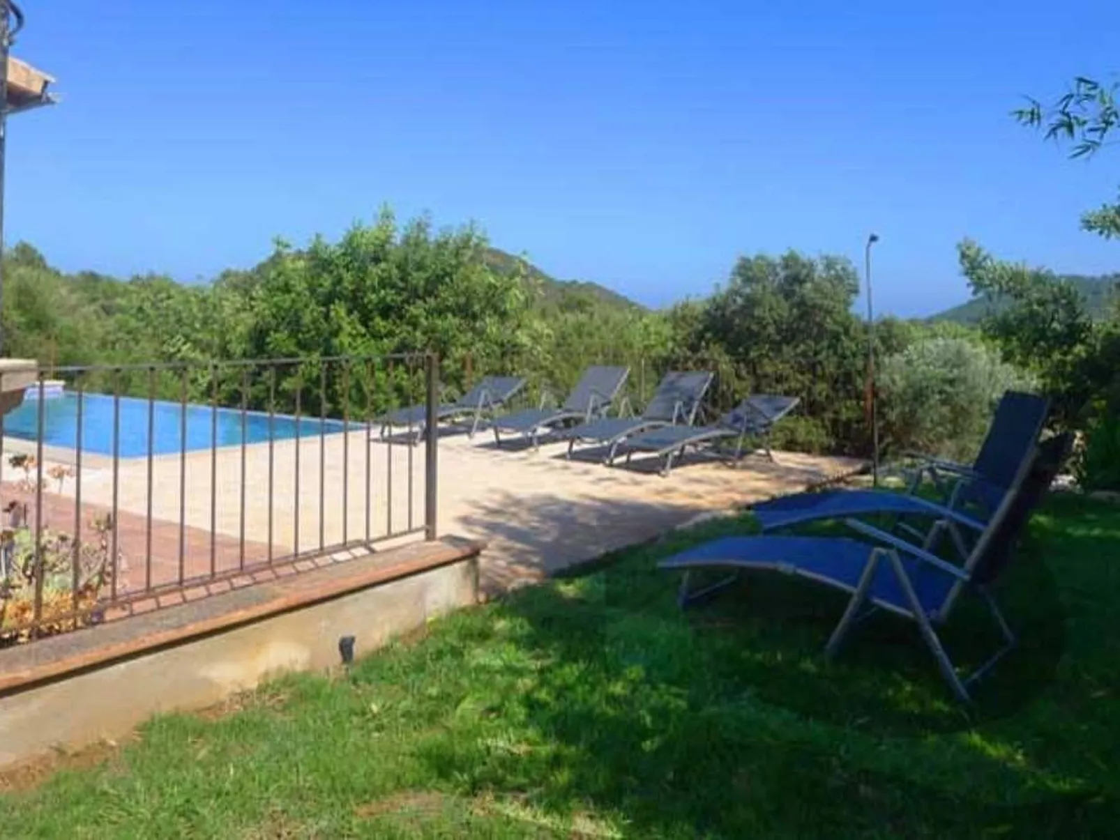 Finca 'Es Claper' mit privatem Fischteich - Draußen