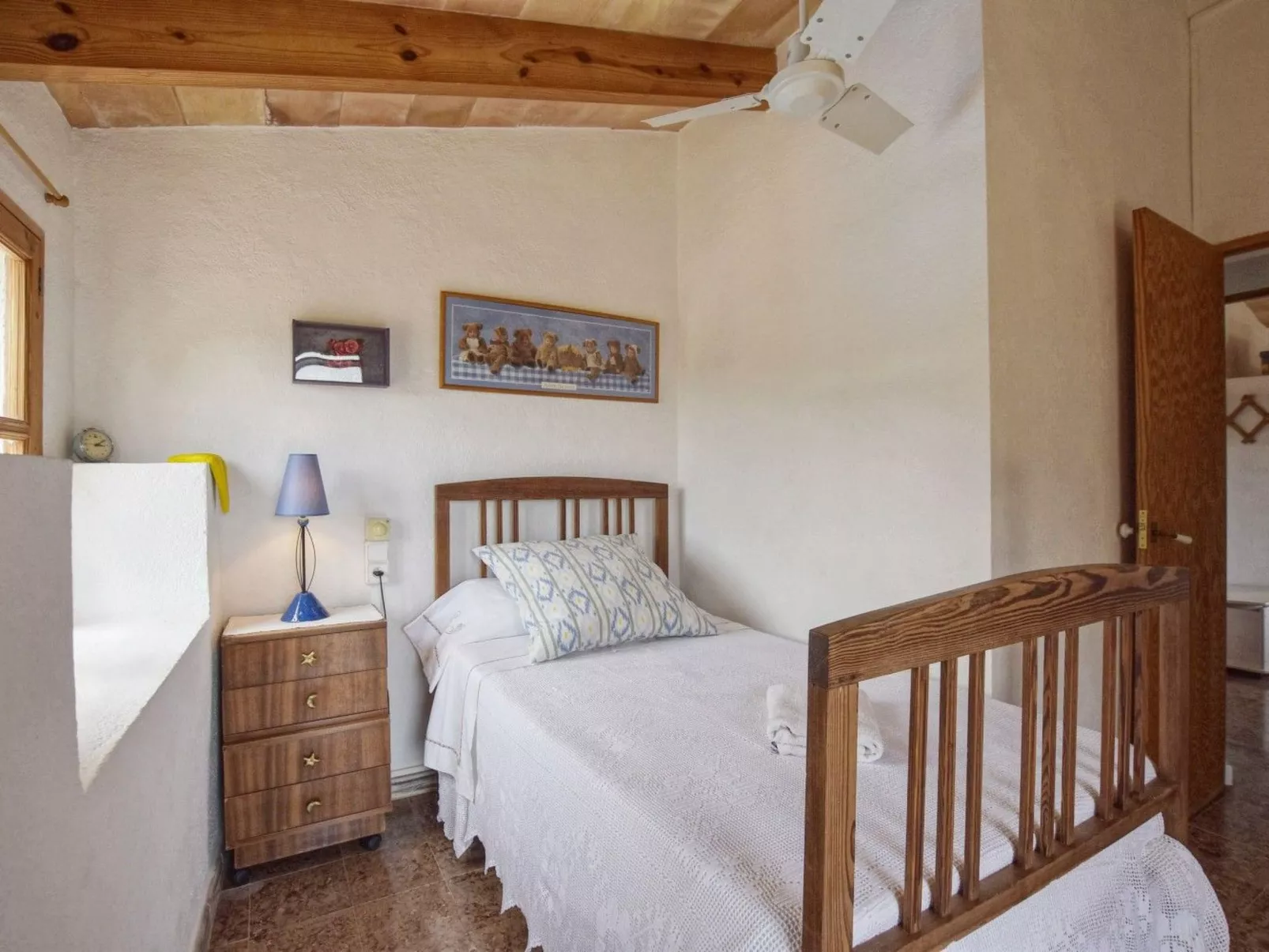 MONTSERRAT  ( SON PERETO ) - Drinnen