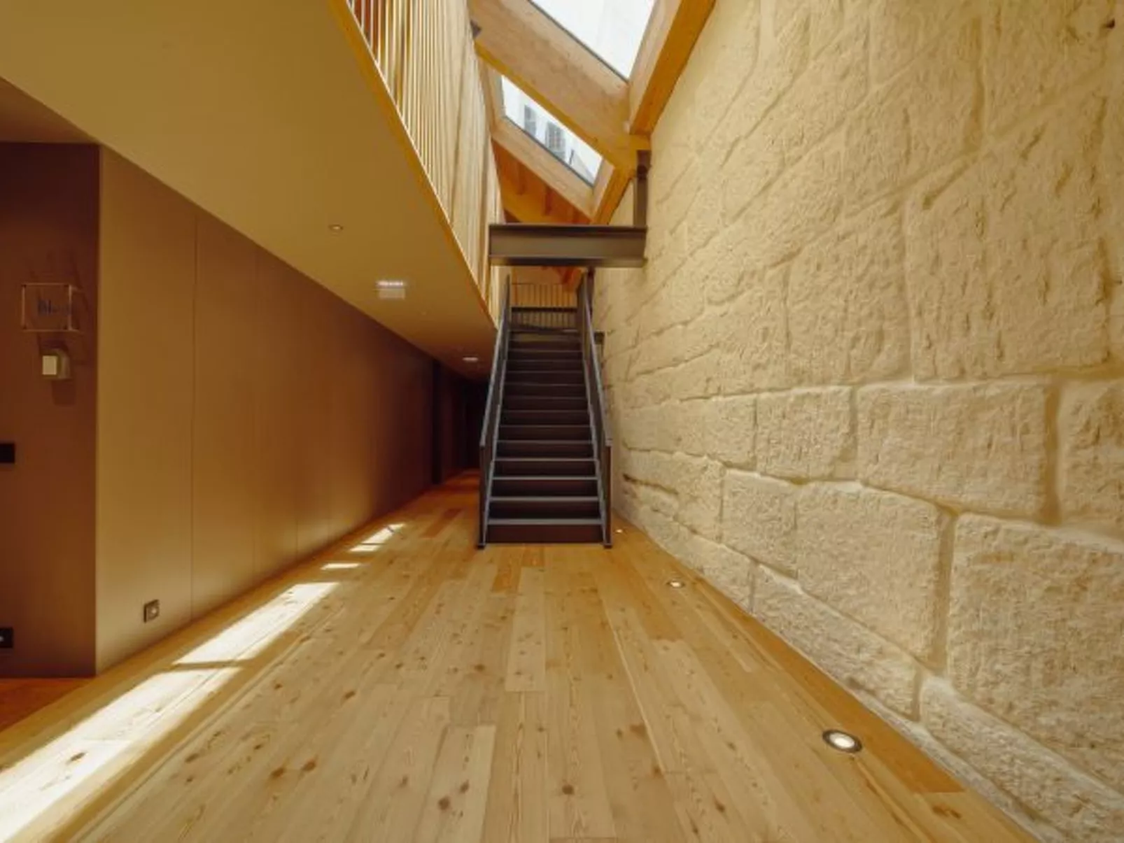 ELEGANT DOWNTOWN APARTMENT by VACATIONY - Dedans