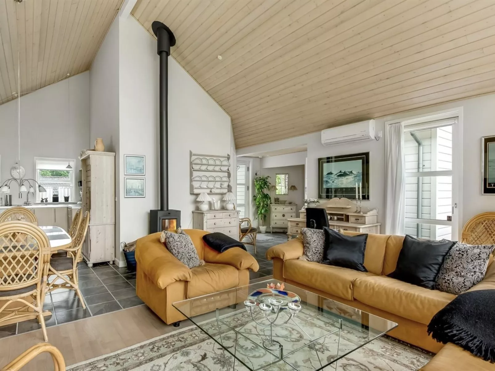 "Elizabeth" - 175m from the sea - Drinnen