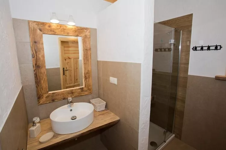 Dom wakacyjny dla 8 osób w Piwnicznej Zdroju - Badezimmer