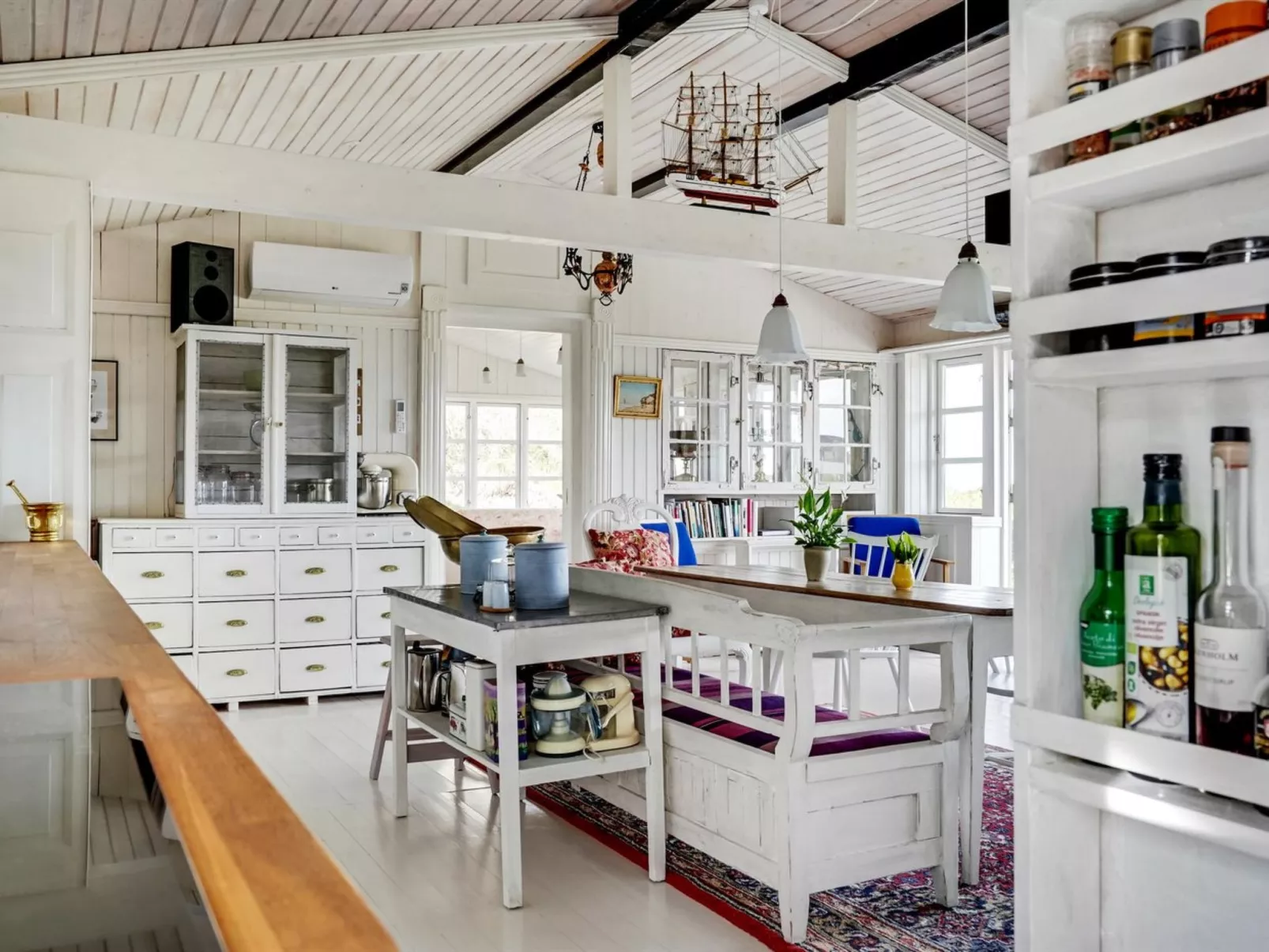 "Katri" - 500m from the sea - Inside