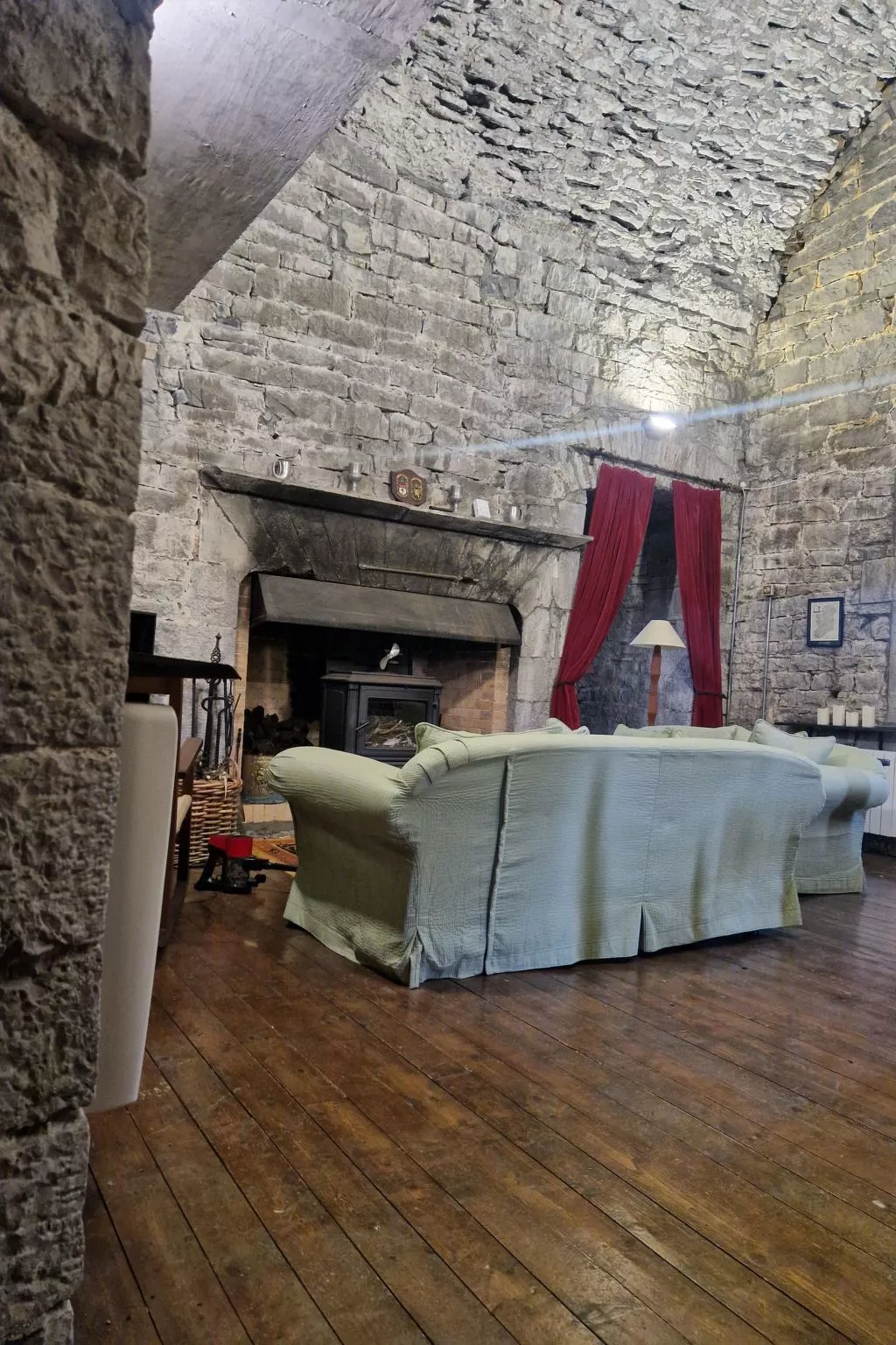 Schloss Ballindooley - Inside