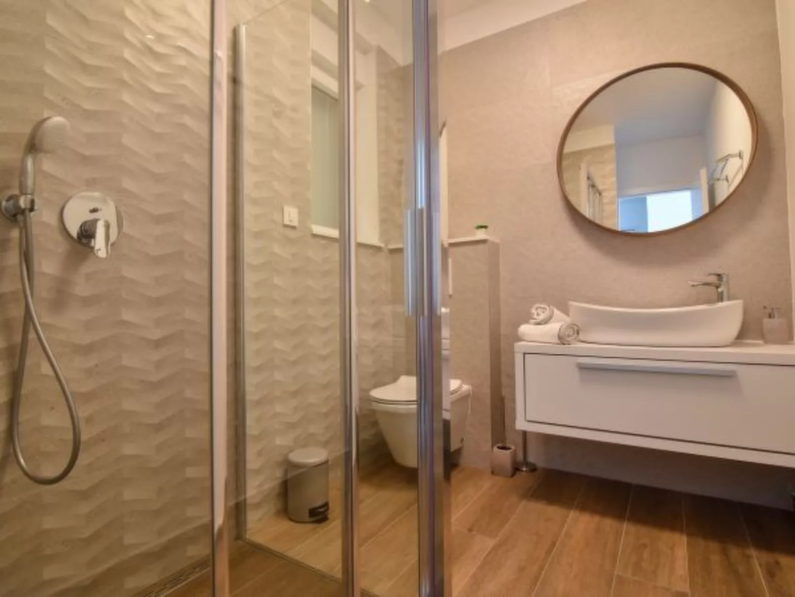 Villa La Perla Apt A3 with heated rooftop pool - Image-tags.info